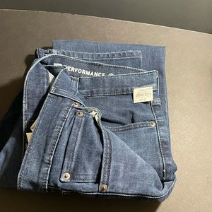 502 Levi’s Slim Straight